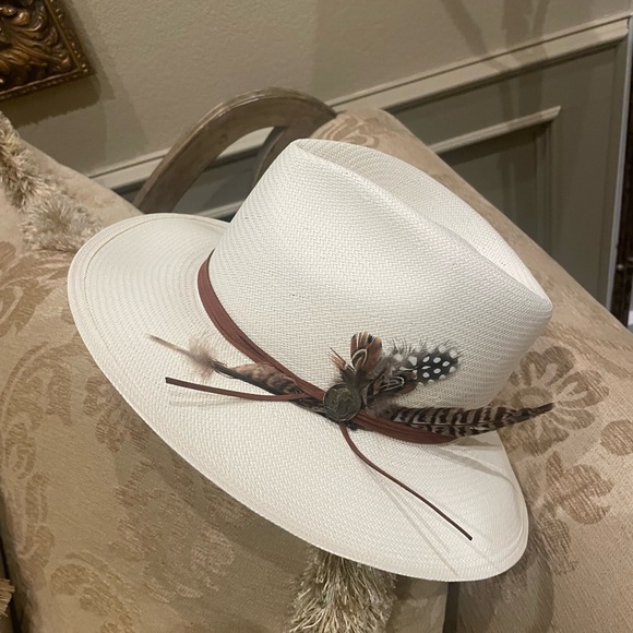 Elegant White Fedora with Brown Band - Picture 7 of 8